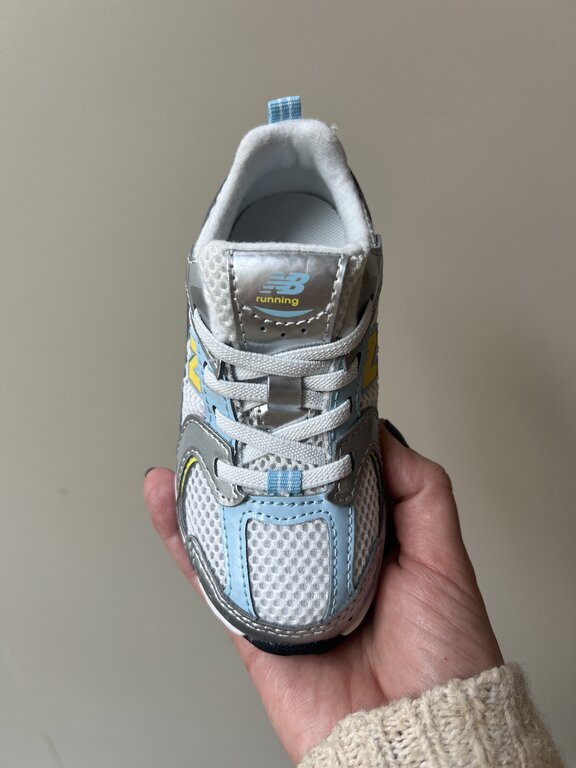 New Balance 530 kids bungee lace // light silver metallic/cloud