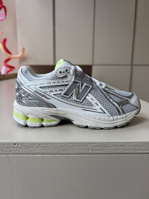 New Balance 1906 kids // grey matter / afterglow
