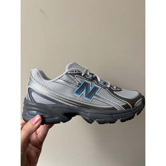 New Balance 740 teens  // dark silver metallic