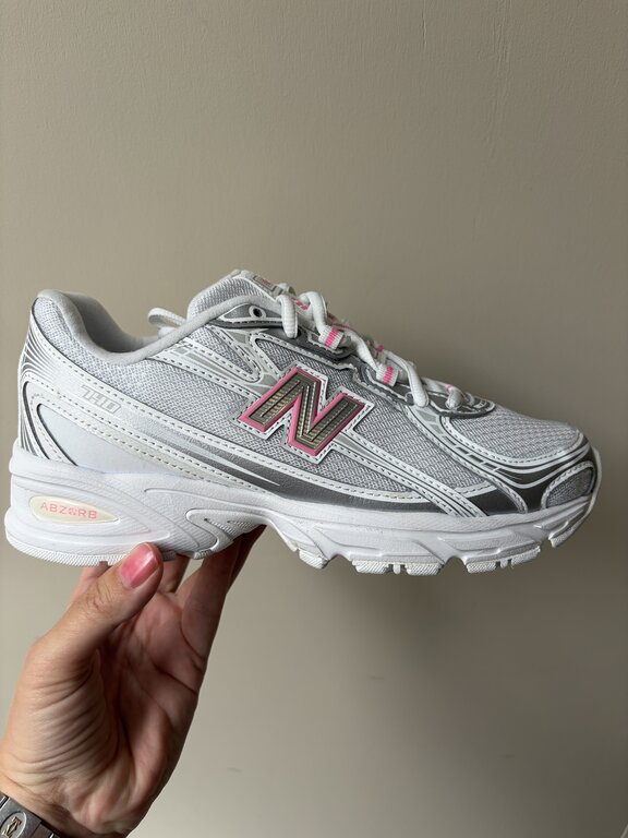 New Balance 740 teens  // silver metallic