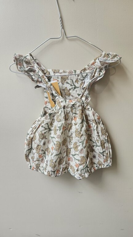 Preloved 13. The New Society zomerpakje bloemen creme // 6m