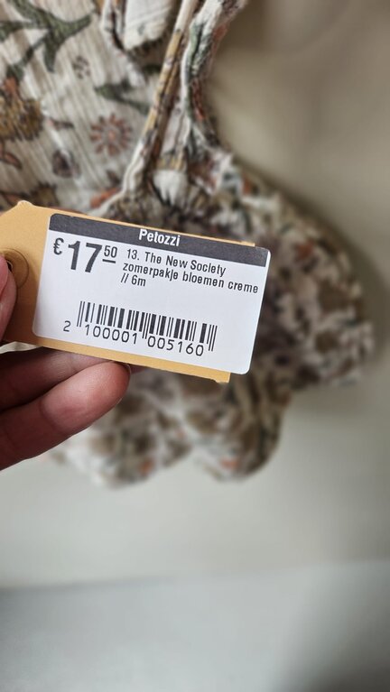 Preloved 13. The New Society zomerpakje bloemen creme // 6m
