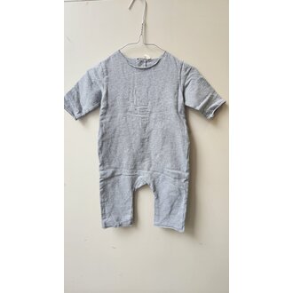 Preloved 13. Gray label onesie grijs // 6-9m