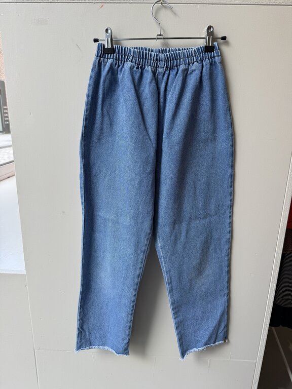 Preloved 10. Nixnut spijkerbroek blauw // 140
