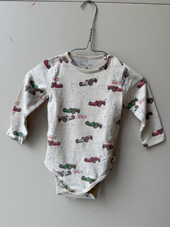 Preloved 11. Konges Slojd romper race auto creme // 9m