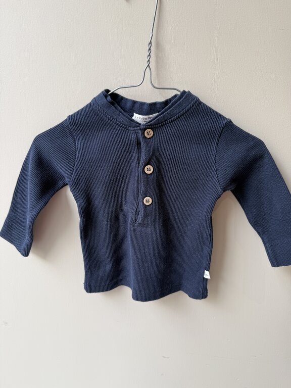 Preloved 11. 1+in the family longsleeve knoopjes donkerblauw// 6m