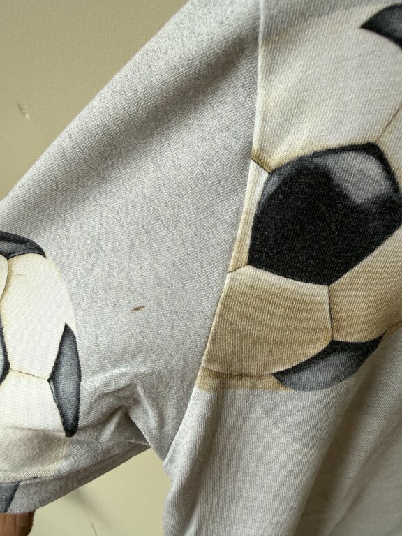 Preloved 11. Snurk tshirt voetbal lichtgrijs // 140