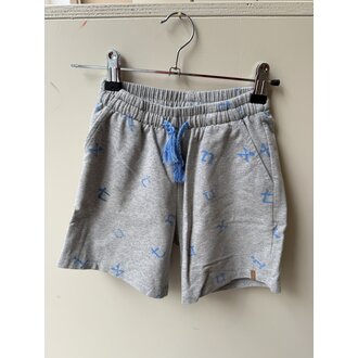 Preloved 11. Nixnut korte broek letters lichtgrijs/blauw // 128