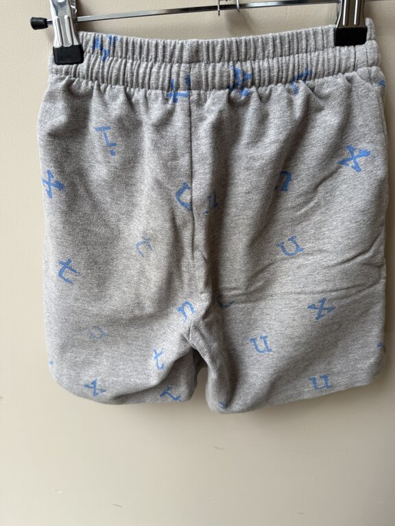 Preloved 11. Nixnut korte broek letters lichtgrijs/blauw // 128