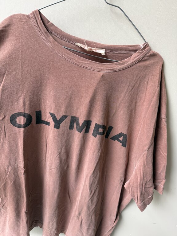 Preloved 1. TAO shirt olympia bruin // 10y