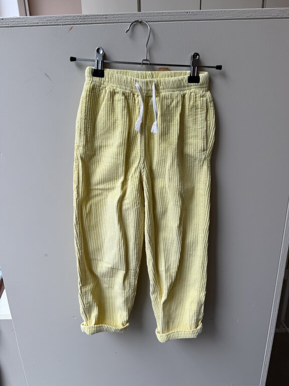 Preloved 1. American Vintage ribbroek 7 jaar // lichtgeel