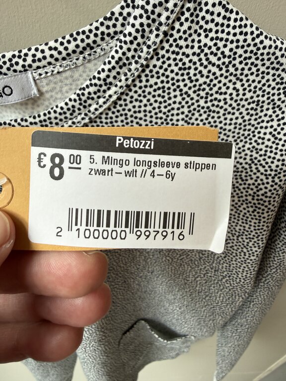 Preloved 5. Mingo longsleeve stippen zwart-wit // 4-6y