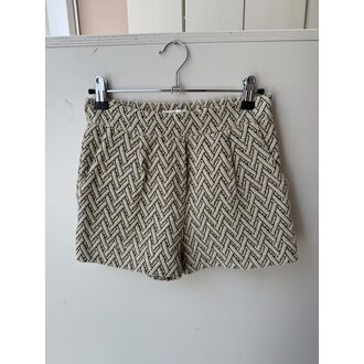 Preloved 5. Charlie Petite short print gebreid beige // 140