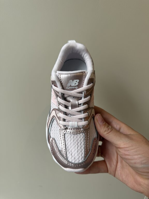 New Balance 530 kids bungee lace // shell pink