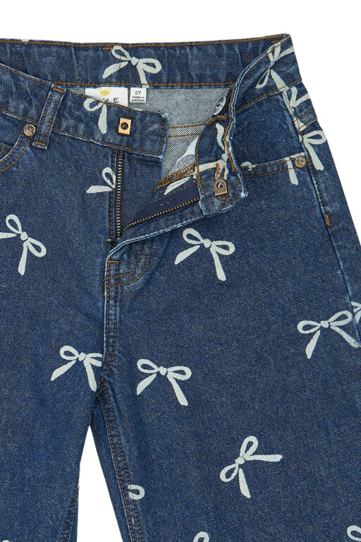 The New Virginia wide fit jeans // medium blue denim AOP
