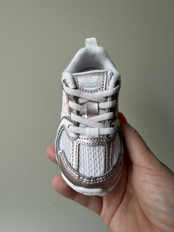 New Balance 530 toddler bungee lace // shell pink