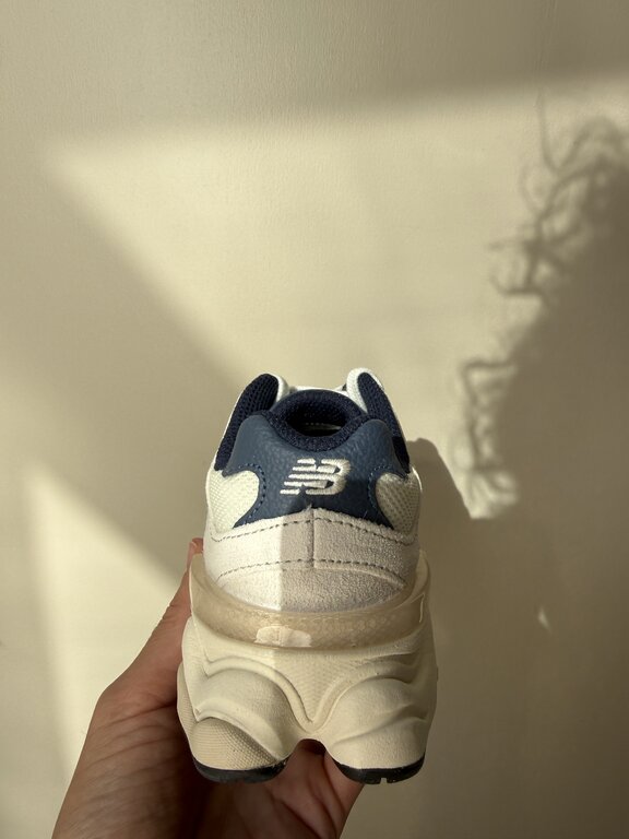 New Balance 9060 kids // nb navy