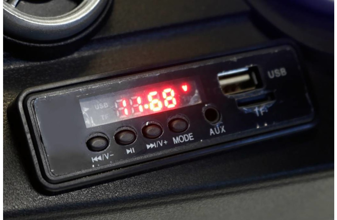 Mercedes A45 Elektrische kinderauto met Mp3