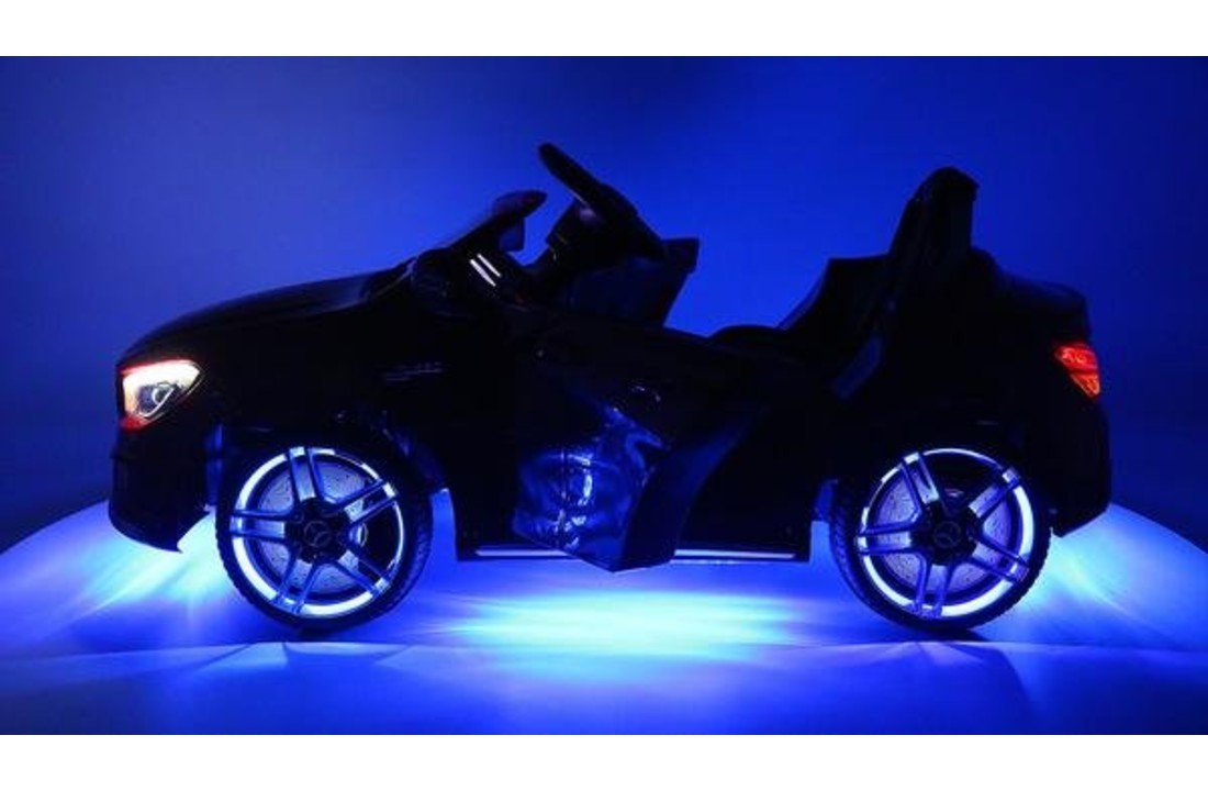 NIEUW! Unieke Mercedes CLA 45 AMG kinderauto!