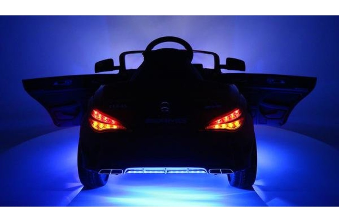 NIEUW! Unieke Mercedes CLA 45 AMG kinderauto!