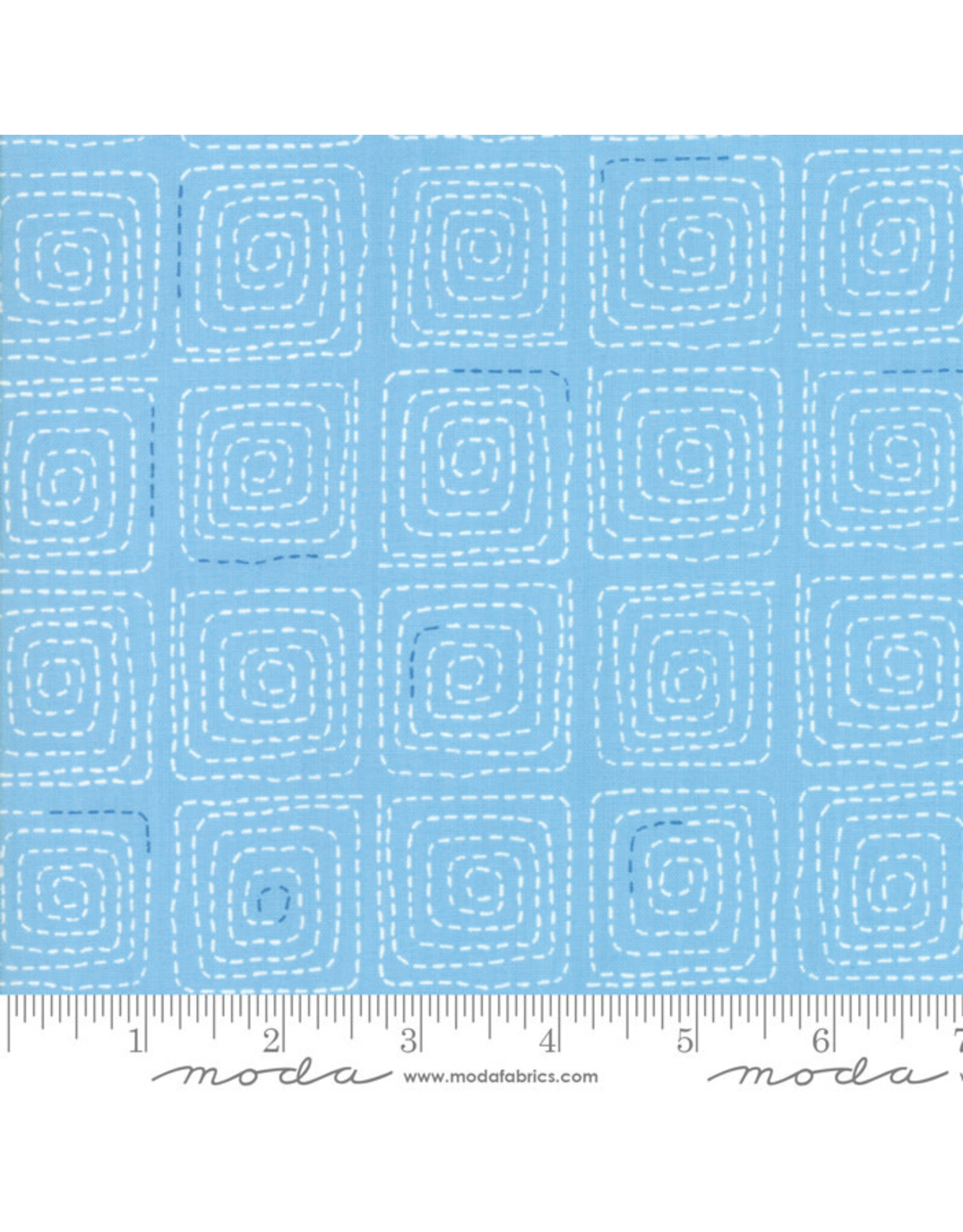 Moda Breeze - Stitched Light Blue coupon (± 62 x 110 cm)