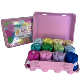 Timeless Treasures Chicken Scratch Spring - 12 FQ in eierdoosje