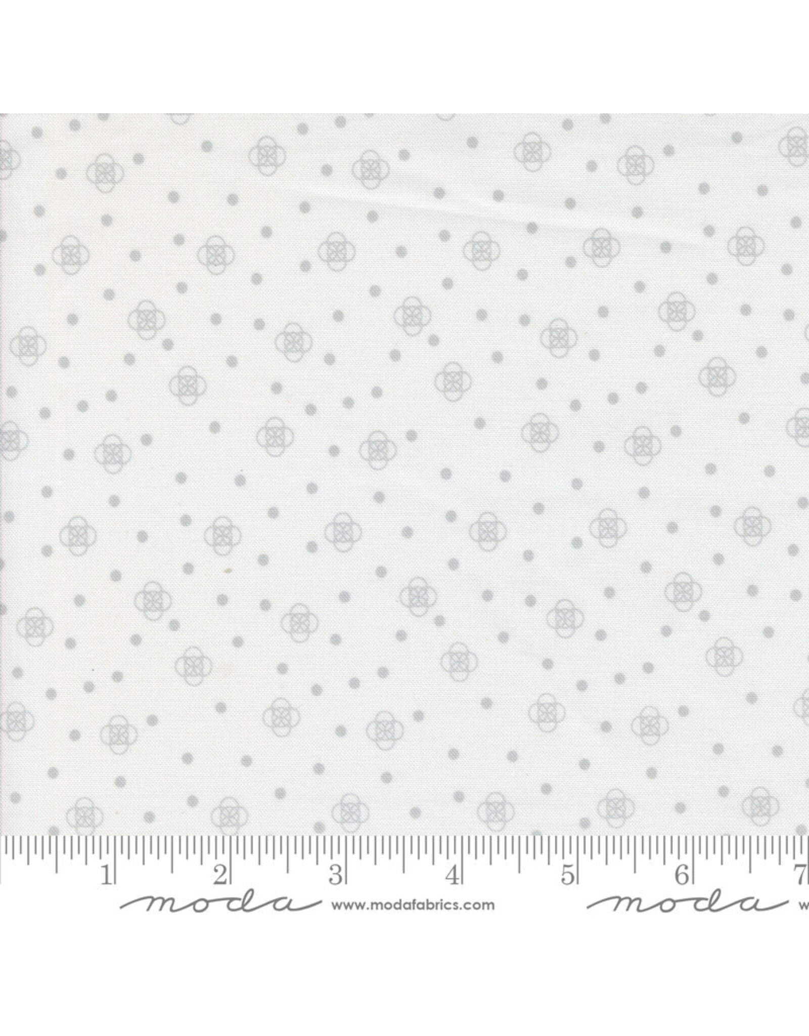 Moda Jen Kingwell - Mixed Bag of Bonbons - Running Laps White Grey - 18254-11