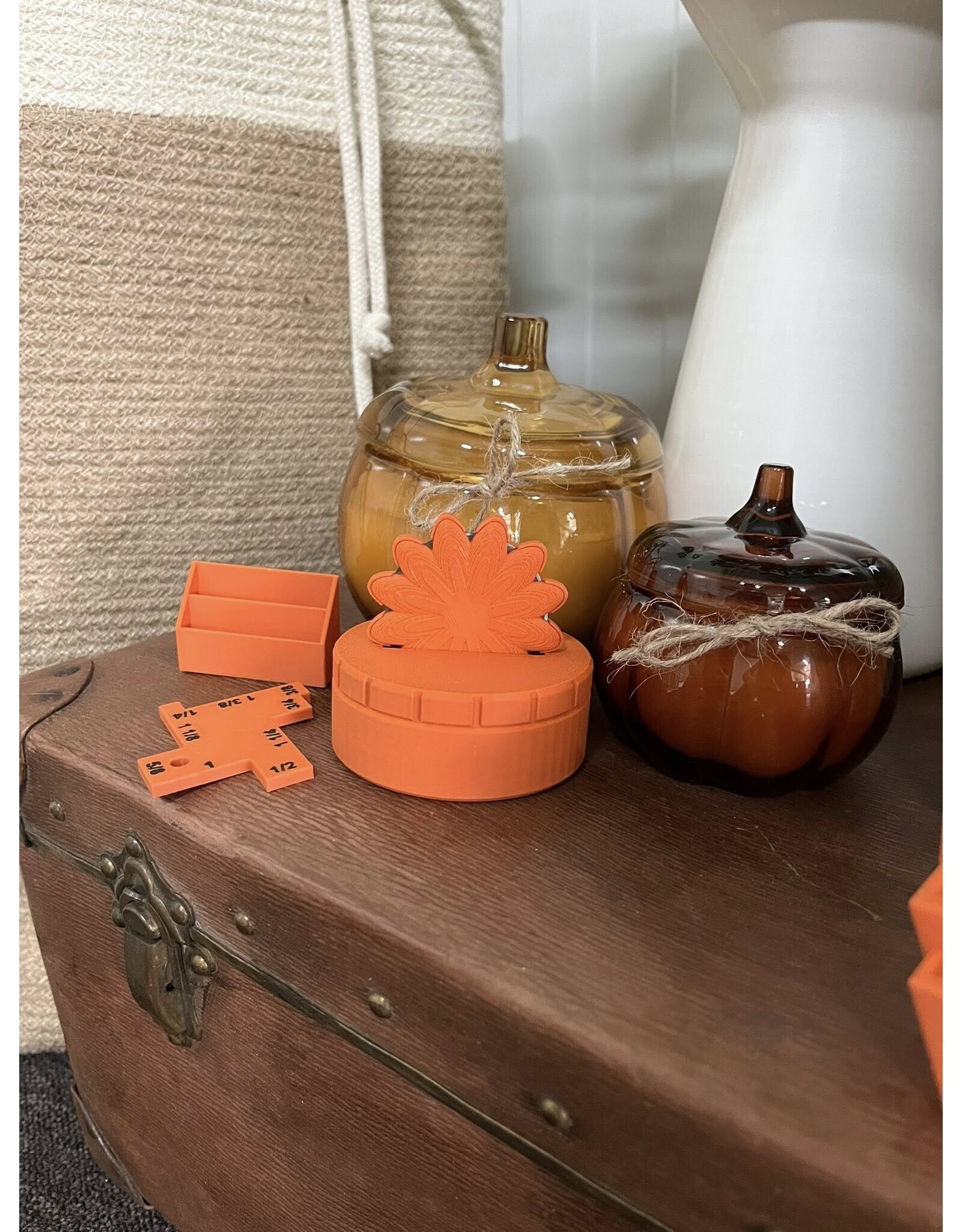 Layered Notions Layered Notions - Cutie Keep - Needle Holder