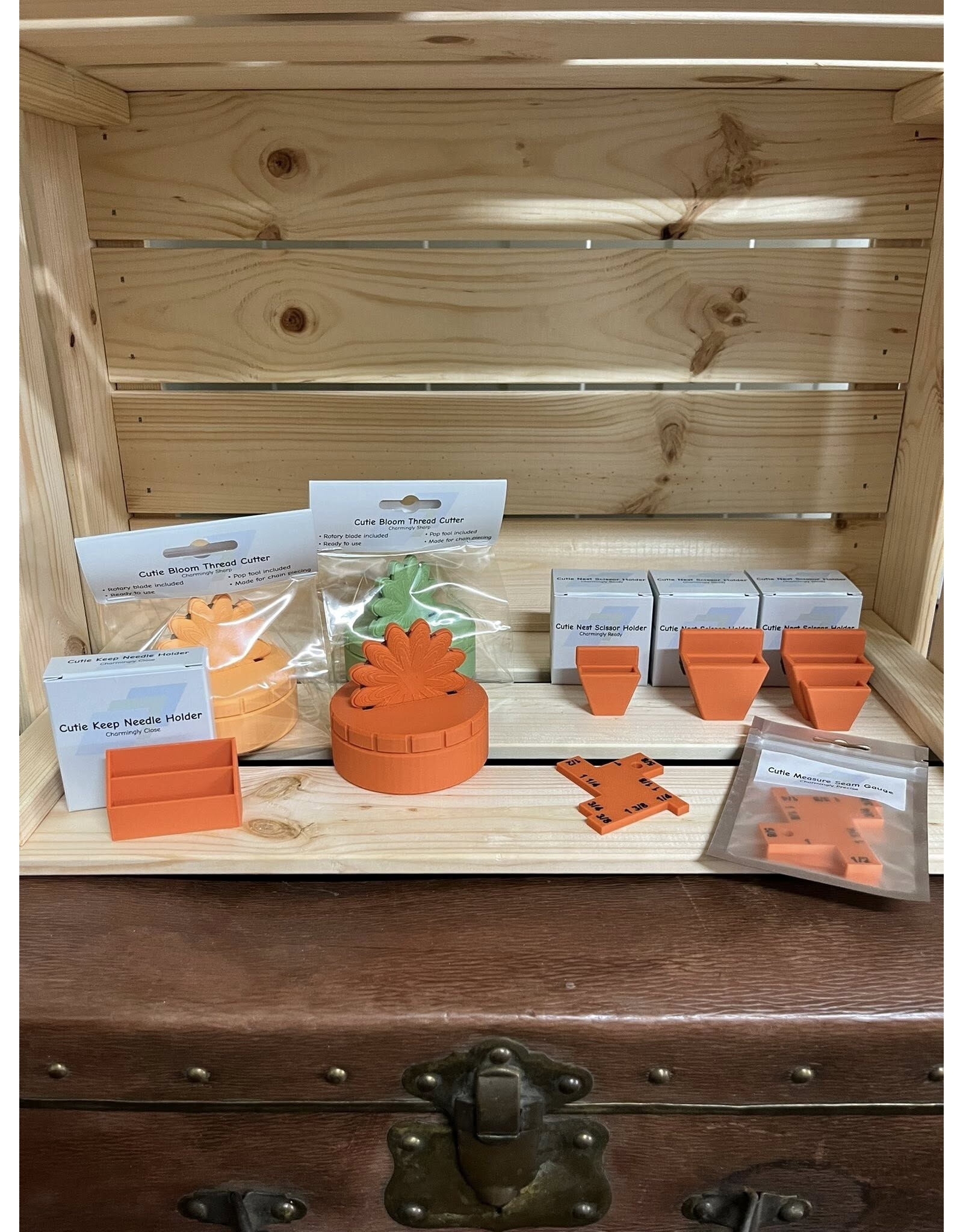 Layered Notions Layered Notions - Cutie Nest Medium - Schaarhouder