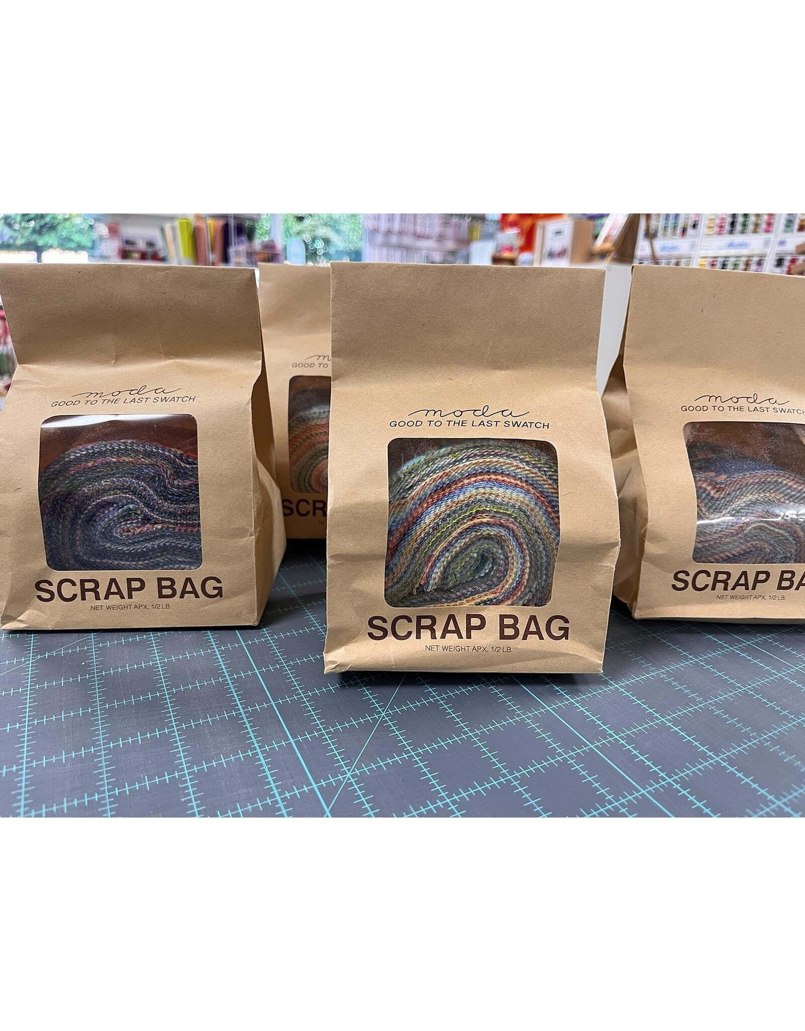 Moda Moda Scrap Bag - Half Pound Bag of Assorted Fabric - 225 gr.