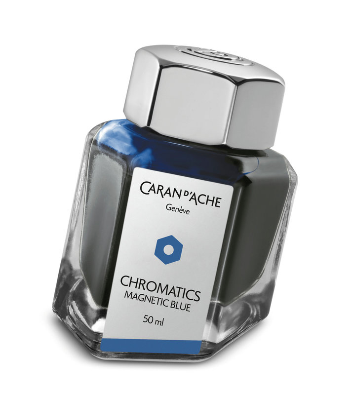 CARAN D'ACHE With the twelve shades of the new Chromatics collection, Caran d'Ache tames the most intense pigments. A frenetic and energetic prism of ink, for the inspiration and character of a beautiful pen.  Cap: metal finish  Capacity: 50 ml  Neck : enlarged for XL