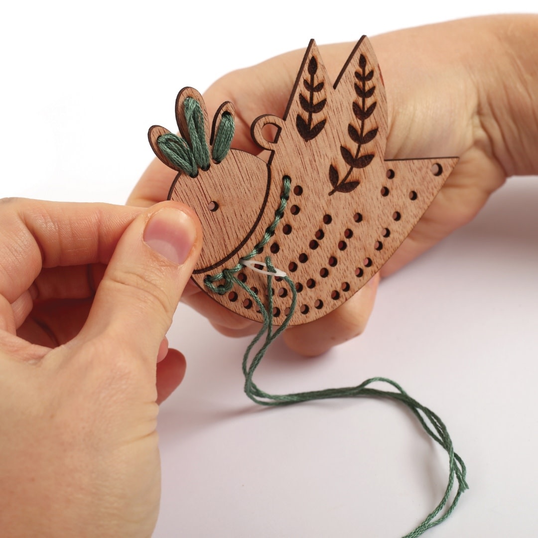 GRAINE CREATIVE Kit 8 Suspensions Bois A Broder