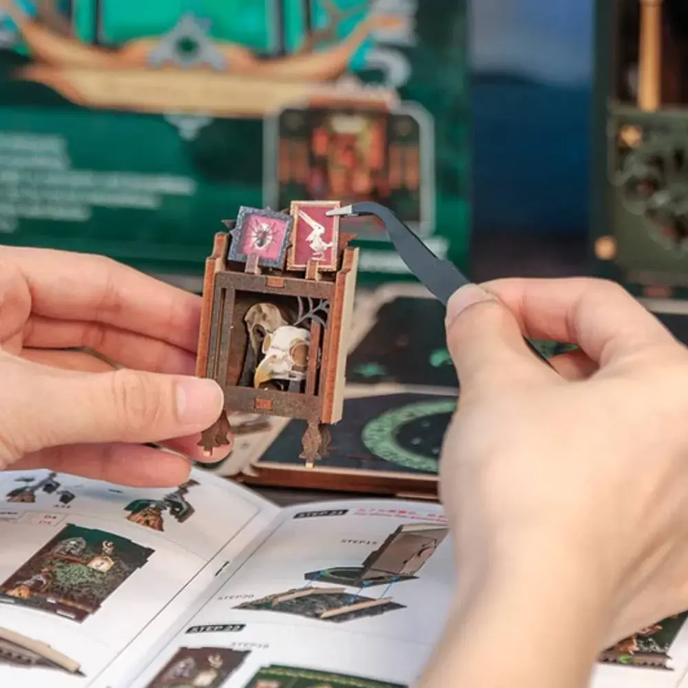 FIGURED'ART Book Nook - L'Herbier des Ombres