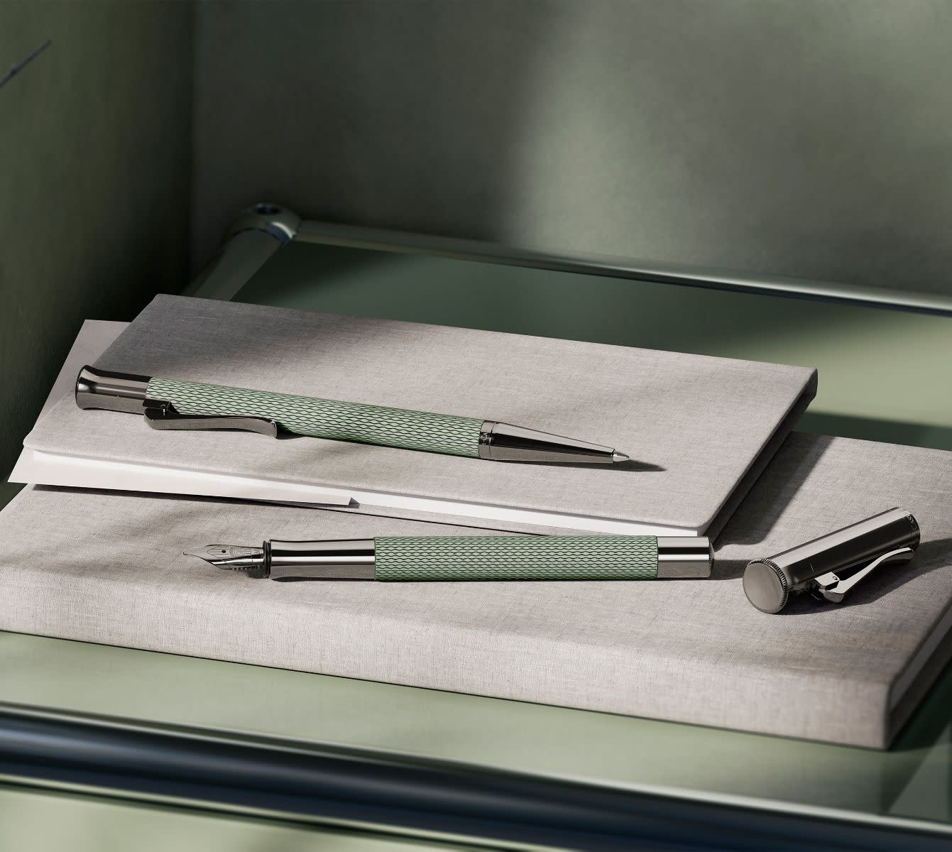 FABER CASTELL Stylo-plume Guilloché, sage green, M