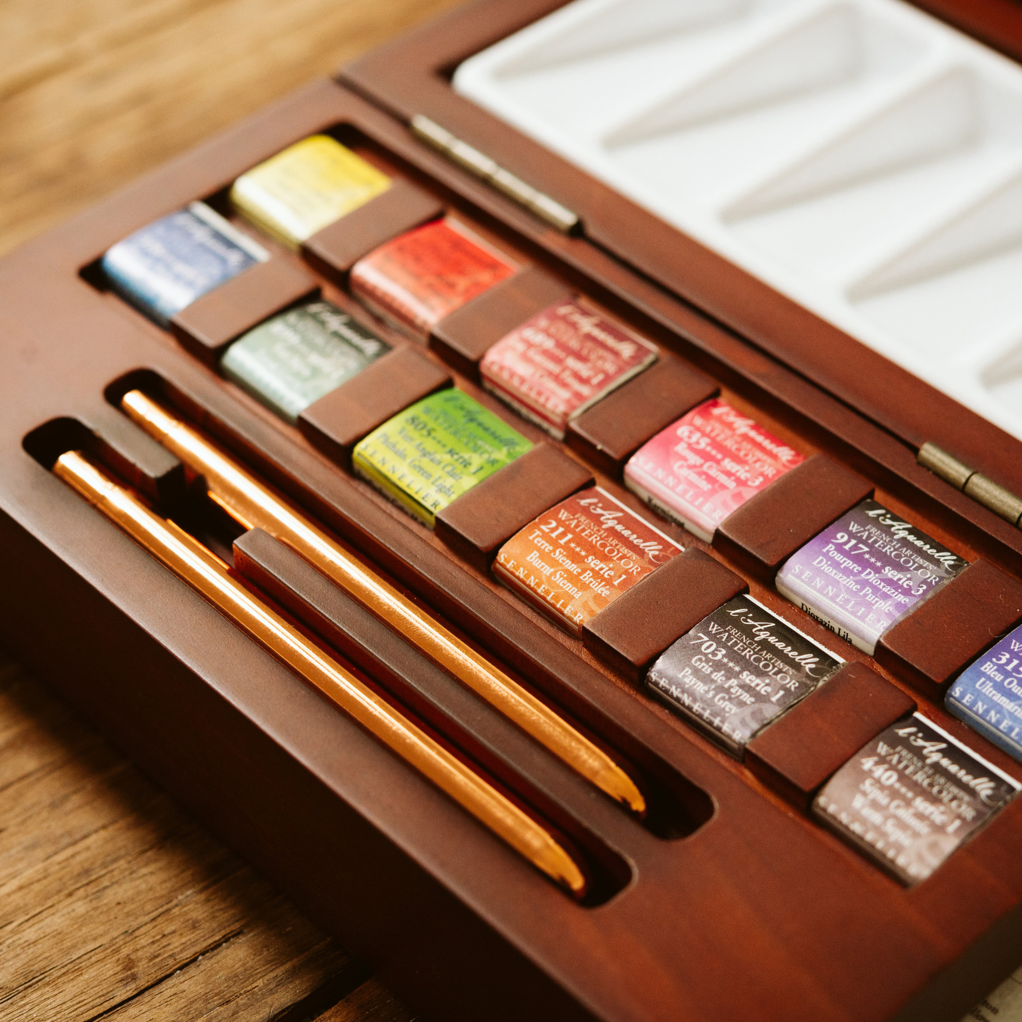 SENNELIER Coffret aquarelle extra-fine 12 1/2 godets + 2 pinceaux Voyageur