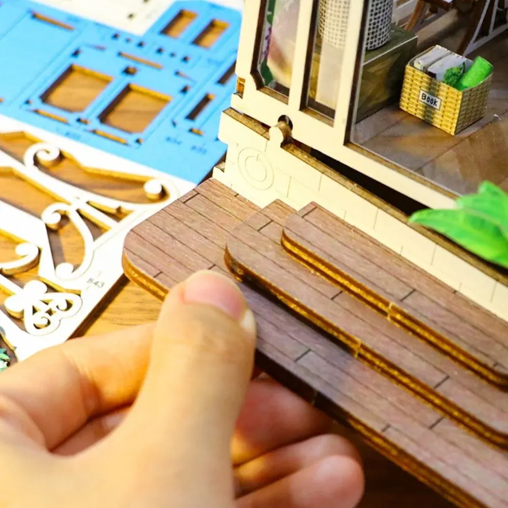 FIGURED'ART Book Nook - Serre et Fleurs