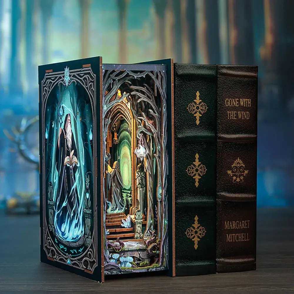 FIGURED'ART Book Nook - La Porte du Pays des Merveilles