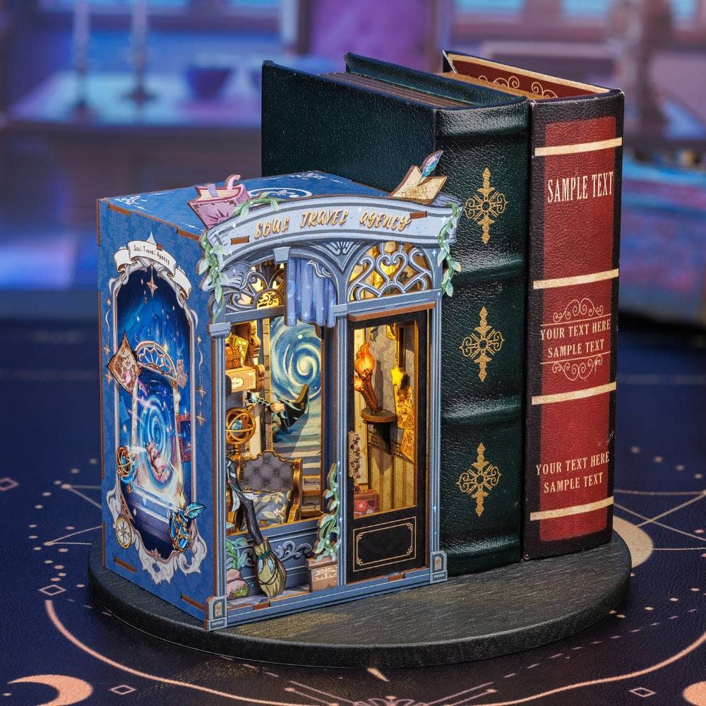 FIGURED'ART Book Nook - L'Agence des Voyages Intérieurs