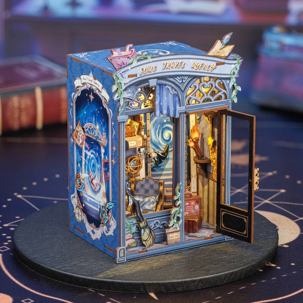 FIGURED'ART Book Nook - L'Agence des Voyages Intérieurs