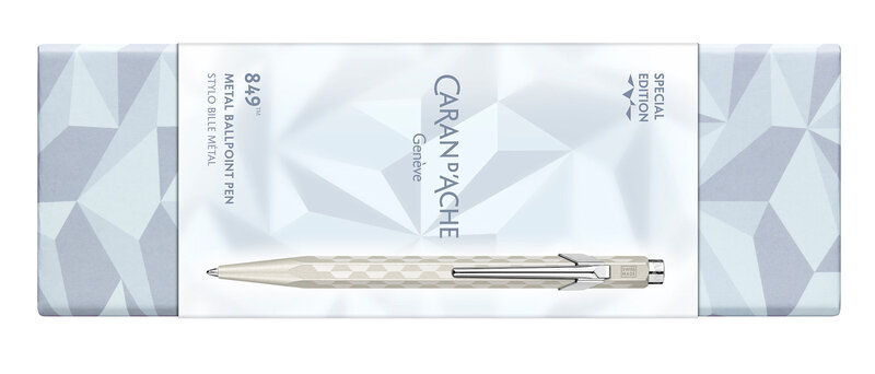 CARAN D'ACHE Stylo bille 849™ Noël 2025 Blanc, recharge noire M, en écrin carton Alpine Frost