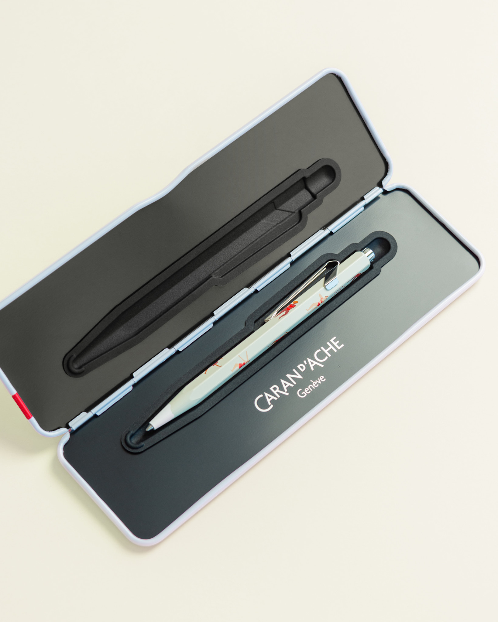 CARAN D'ACHE Stylo bille 849™ Nina Cosford avec étui slimpack