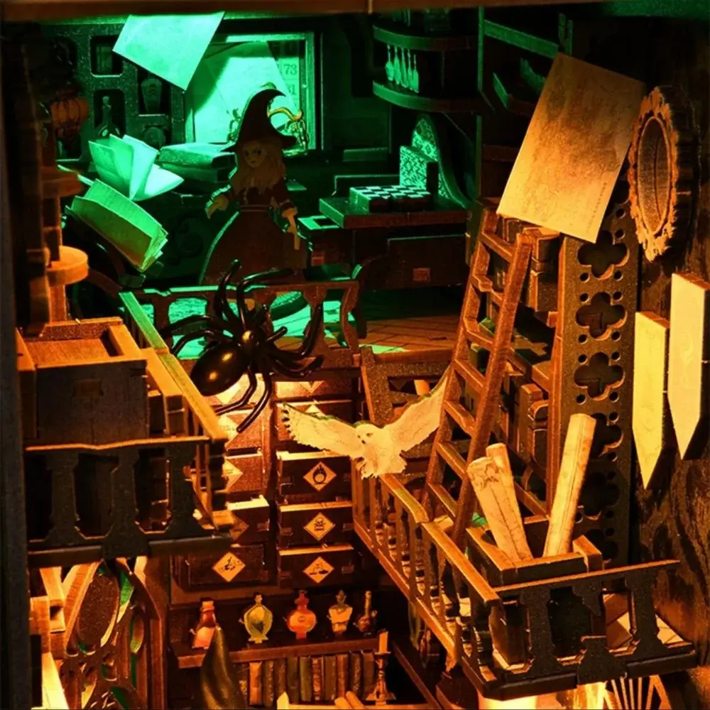 FIGURED'ART Book Nook Maison du Sorcier