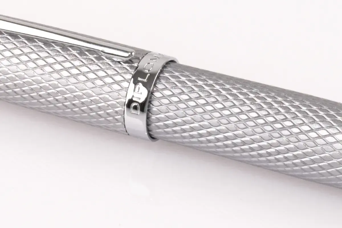 DIPLOMAT Stylo Plume "Viper" argenté guilloche F/M