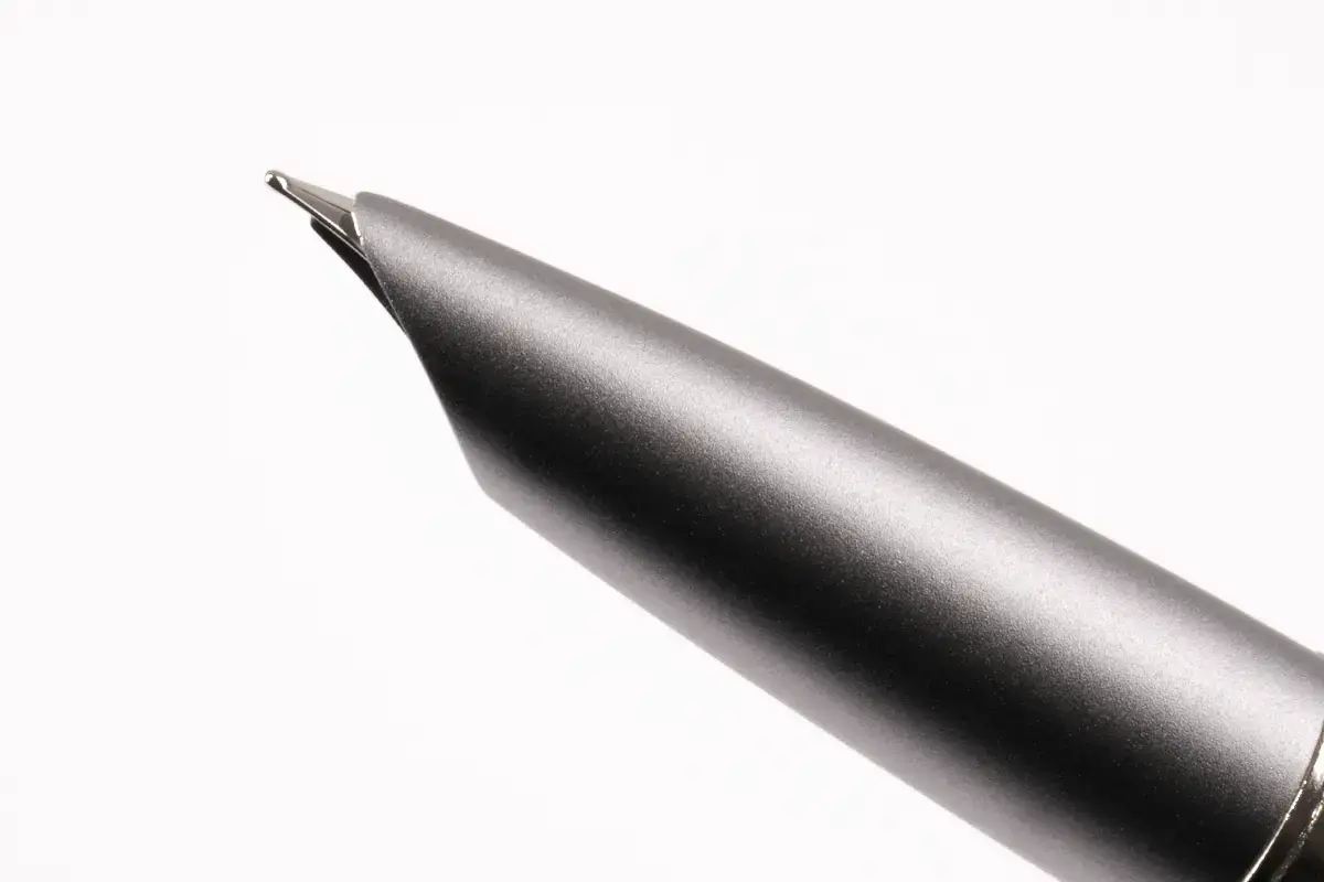 DIPLOMAT Stylo Plume "Viper" argenté guilloche F/M