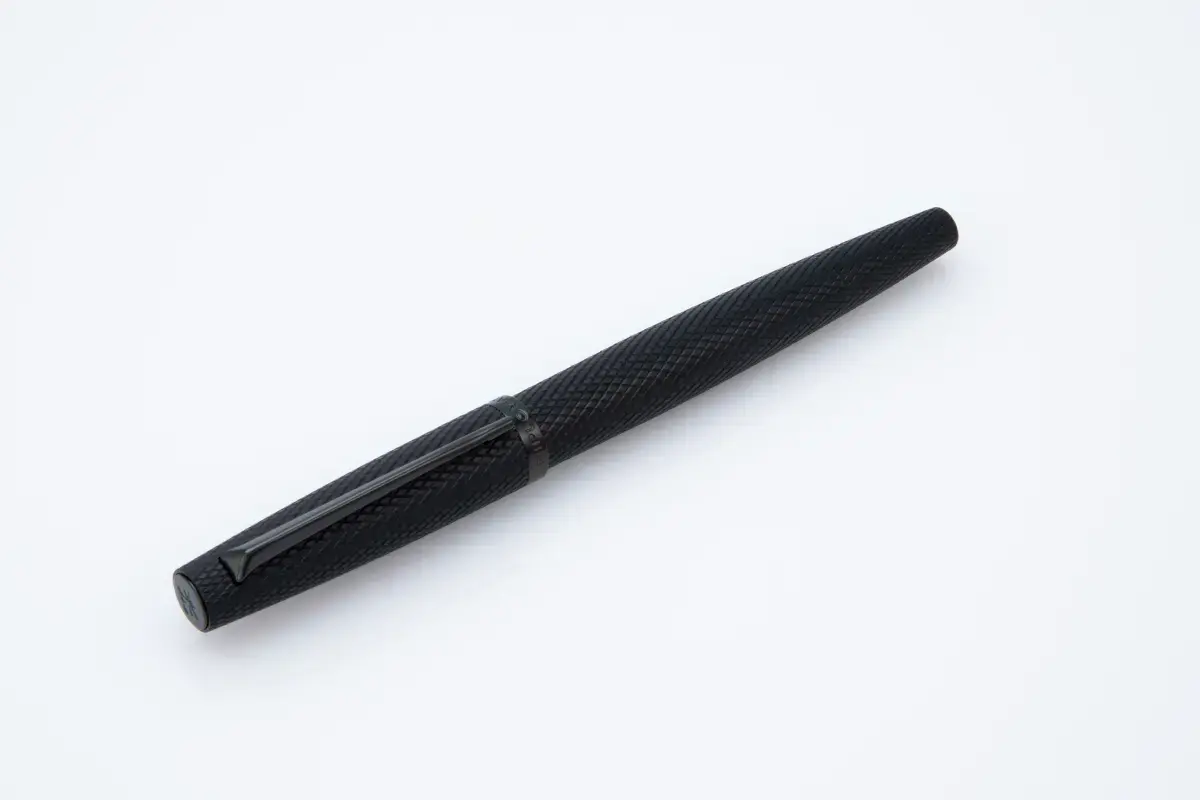 DIPLOMAT Stylo Roller "Viper" noir guilloche