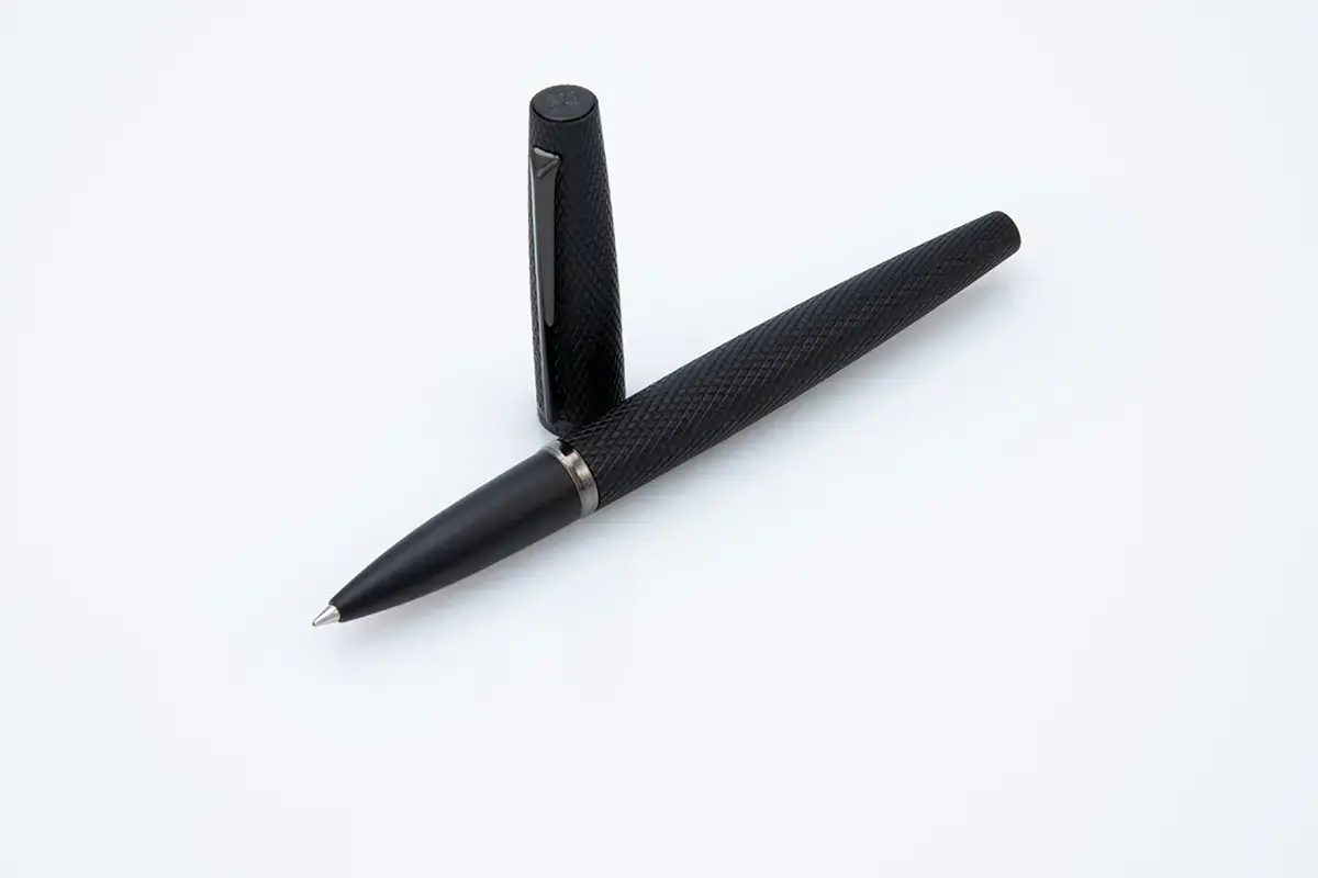 DIPLOMAT Stylo Roller "Viper" noir guilloche