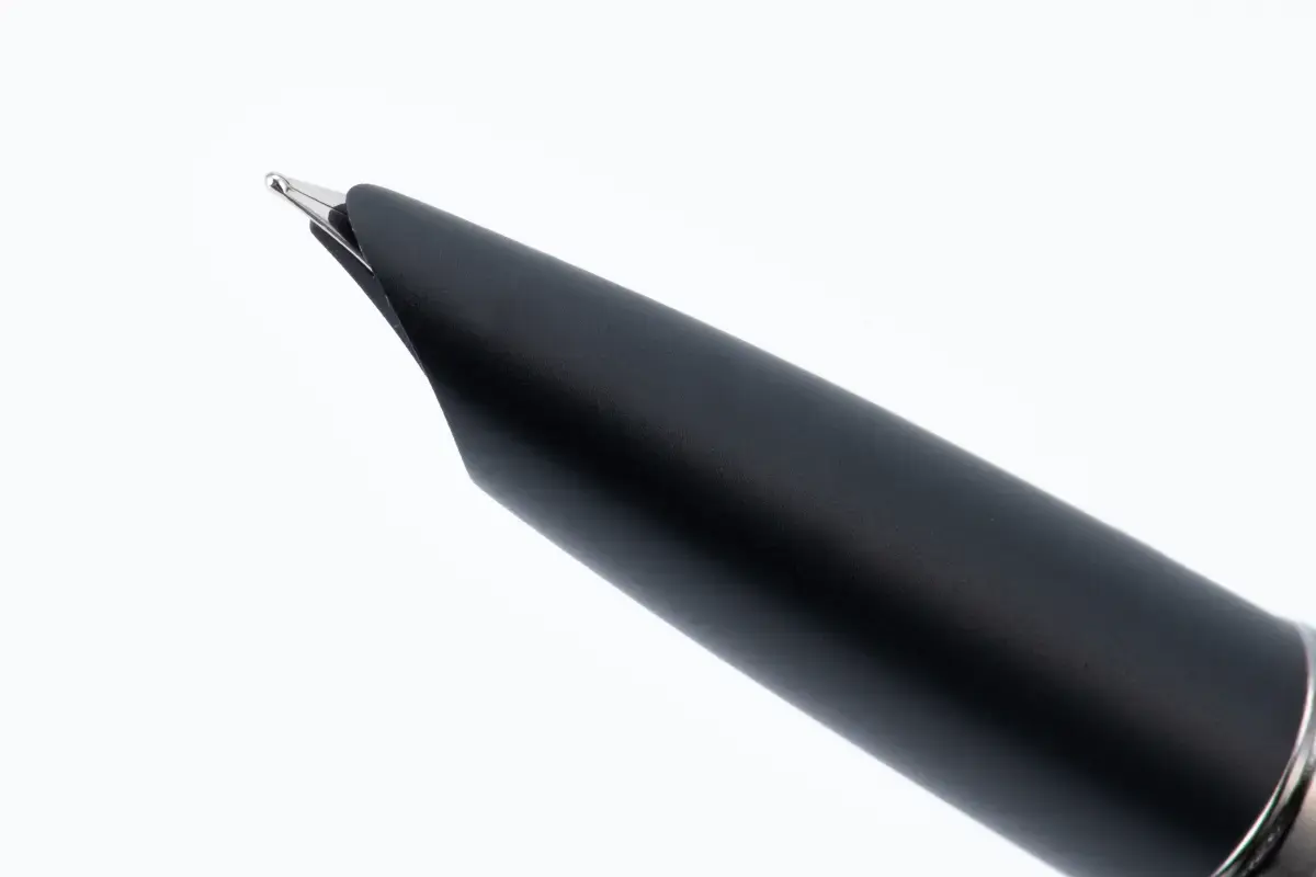DIPLOMAT Stylo Plume "Viper" noir guilloche F/M F/M