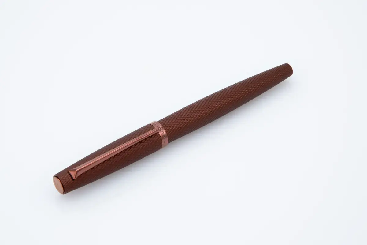 DIPLOMAT Stylo Plume "Viper" marron guilloche F/M F/M