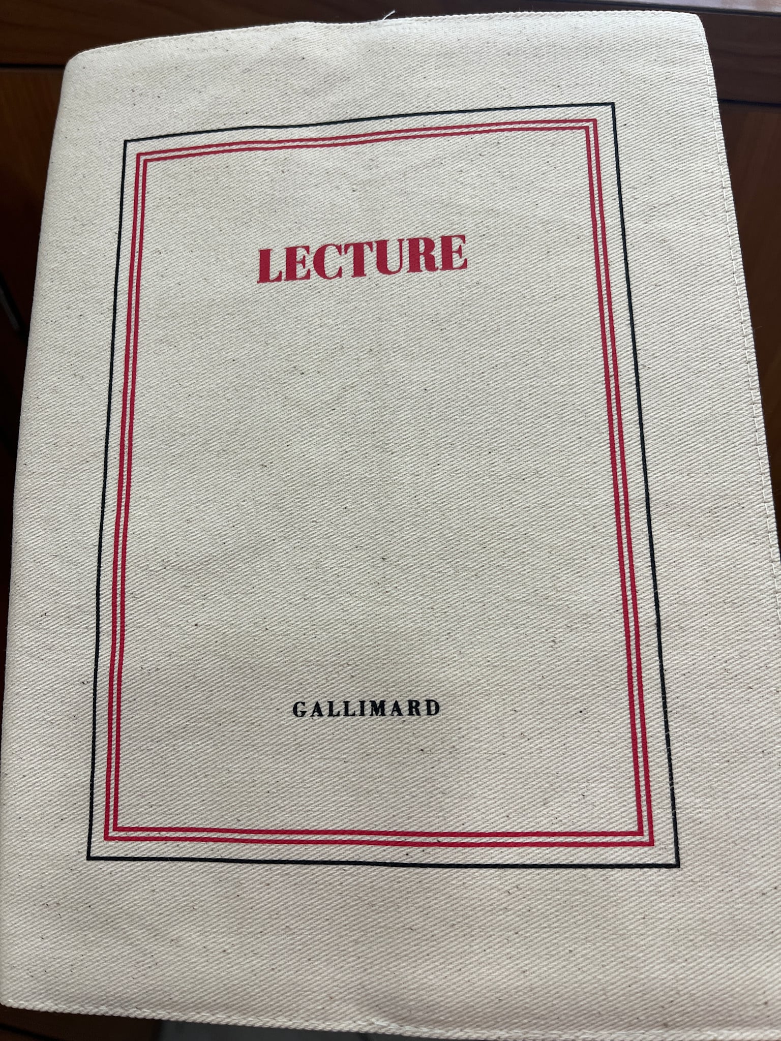 GALLIMARD Protège Livre Lecture