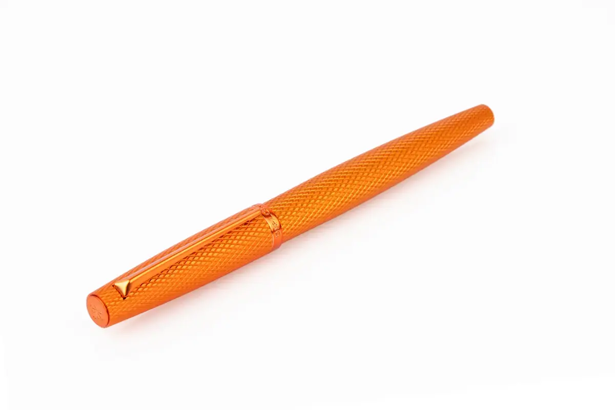 DIPLOMAT Stylo Plume "Viper" Orange Guilloche F/M